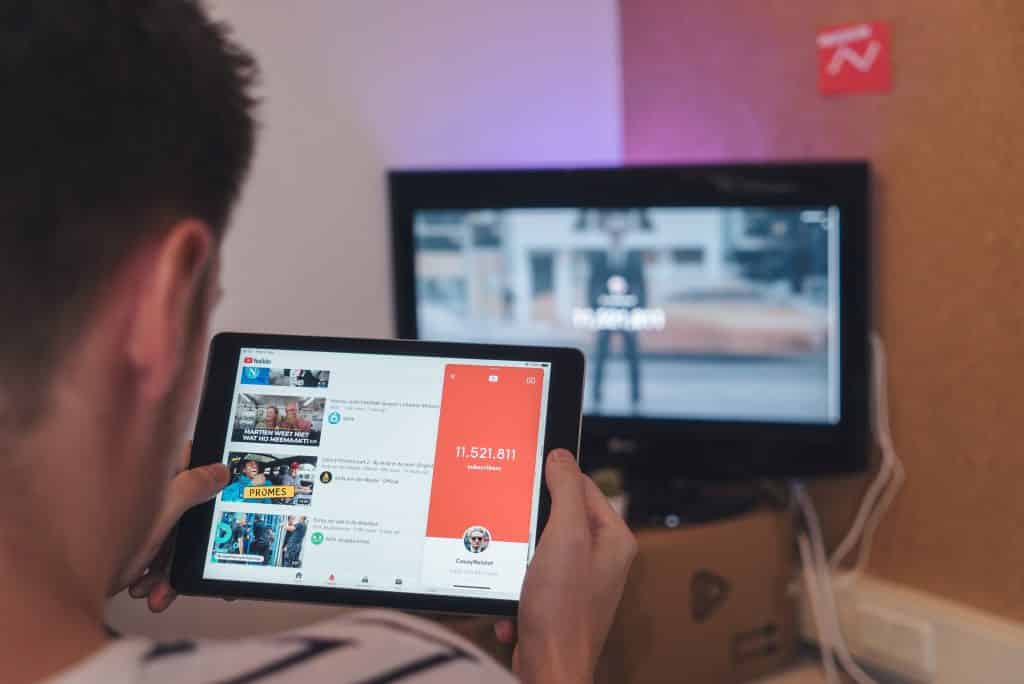 YouTube Beats Netflix in Quarterly Ad Revenues 